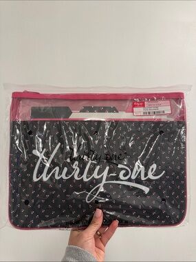 thirty-one navy with Pink Trim Floral file folder Organizer Pouch